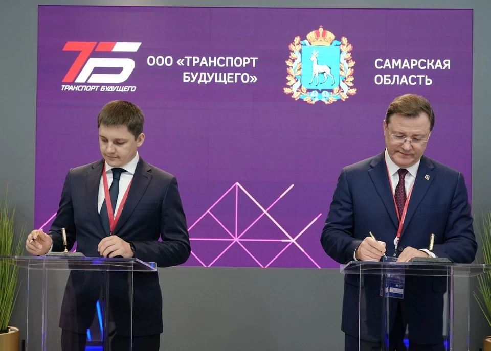 Соглашения с представителями трех компаний подписал губернатор Дмитрий Азаров