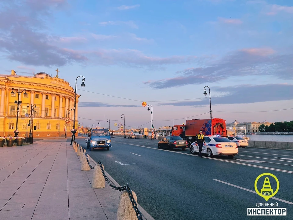 Туристы из Чечни устроили три ДТП в Петербурге, скрываясь от полицейских. Фото: vk.com/dorinspb