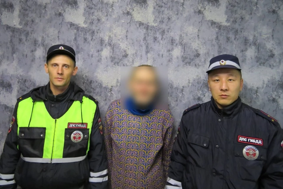Правоохранители передали мужчину родственникам.