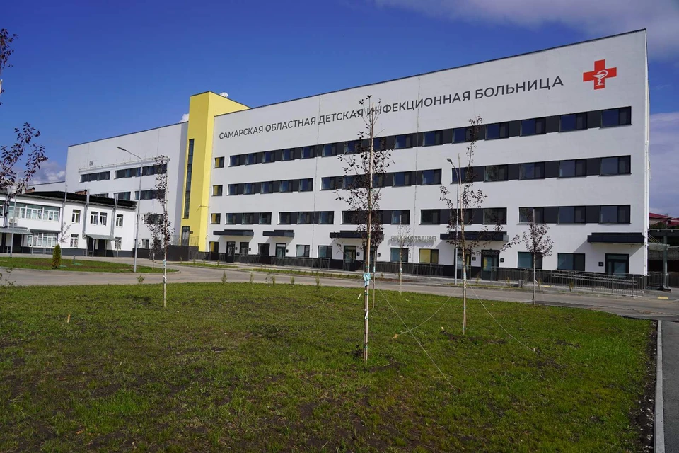 Инфекционный корпус на 100 коек в смену предназначен для оказания экстренной и неотложной медицинской помощи пациентам до 18 лет / Фото: Дмитрий Бурлаков