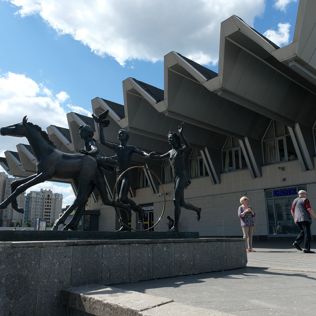 Станцию метро «Пионерская» в Петербурге закроют на ремонт с 24 июня - KP.RU