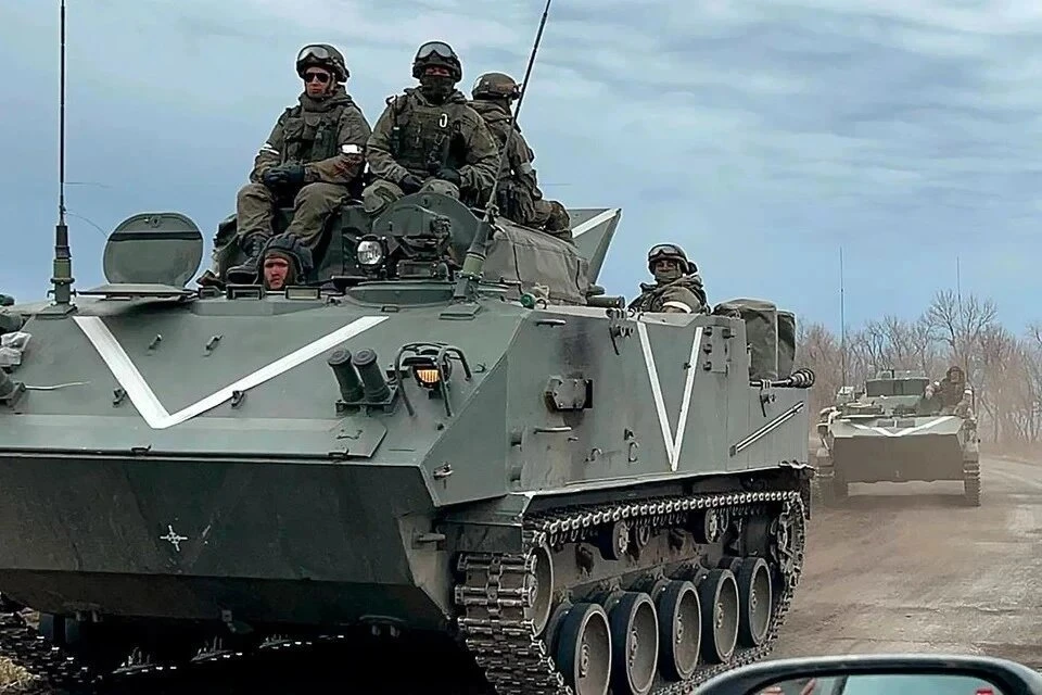 Правительство Воронежской области сообщило, что по М-4 движется колонна военной техники
