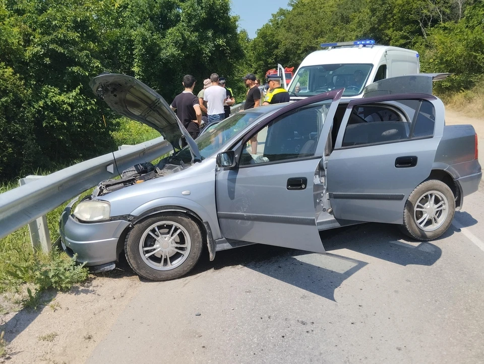 Пострадавших доставили в больницу Бахчисарая. Фото: пресс-служба МЧС Крыма