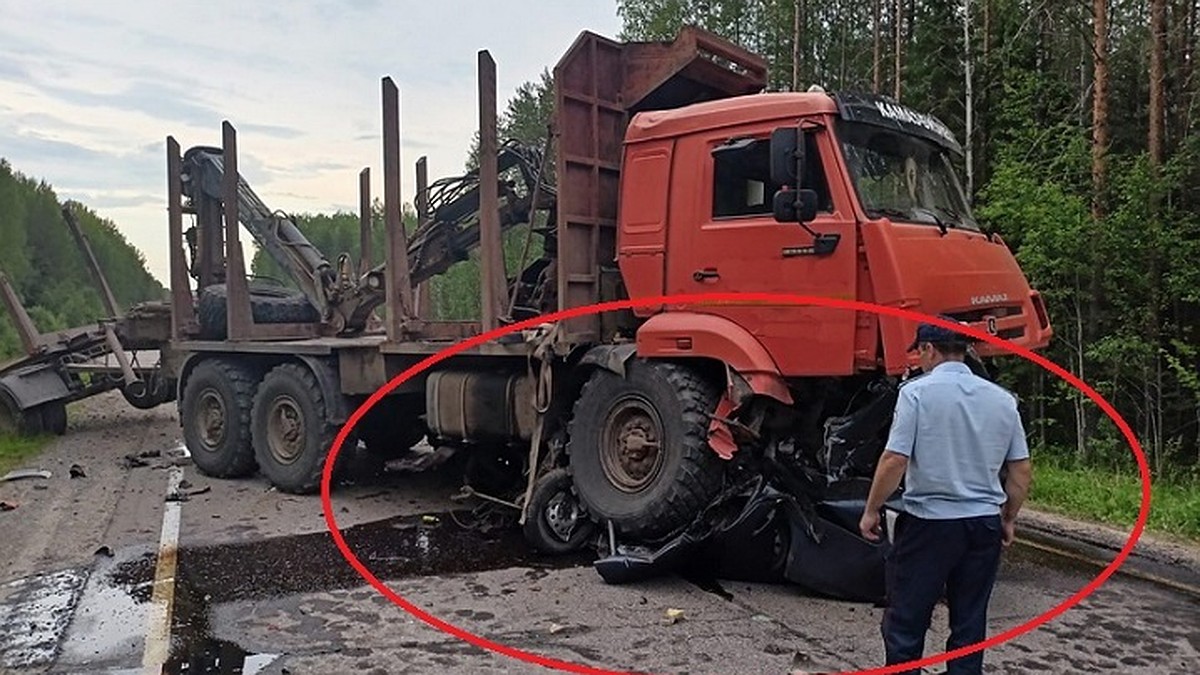 В Вологодской области Лада Гранта попала под КамАЗ - KP.RU