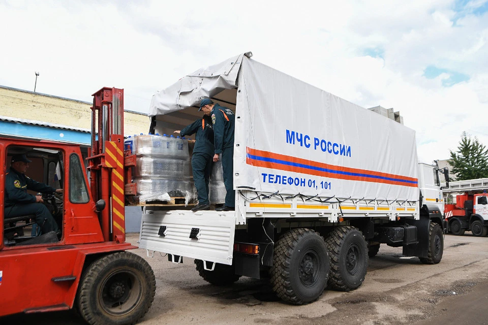 Более 10 тонн продуктов и предметов первой необходимости.