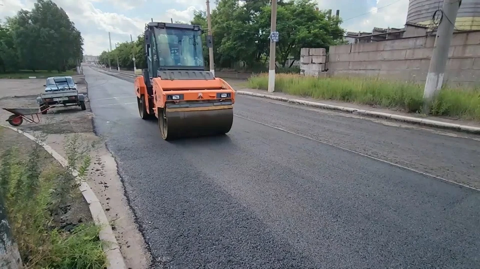 Общая протяженность нового покрытия составила порядка 1,5 км. Фото - скриншот с видео