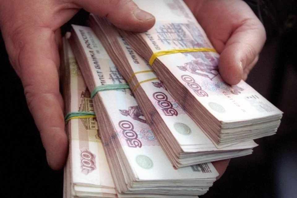 Бывшего советника гендиректора компании обязали вернуть похищенное.
