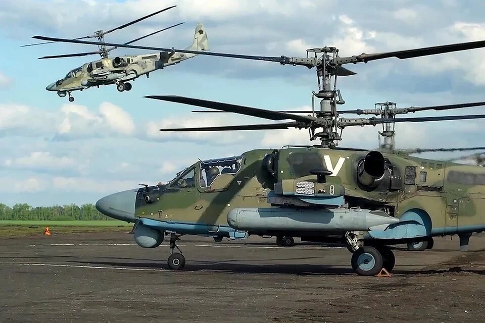 Вертолеты Ка-52 уничтожили бронетехнику ВСУ на Краснолиманском направлении Фото: пресс-служба Минобороны РФ/ТАСС