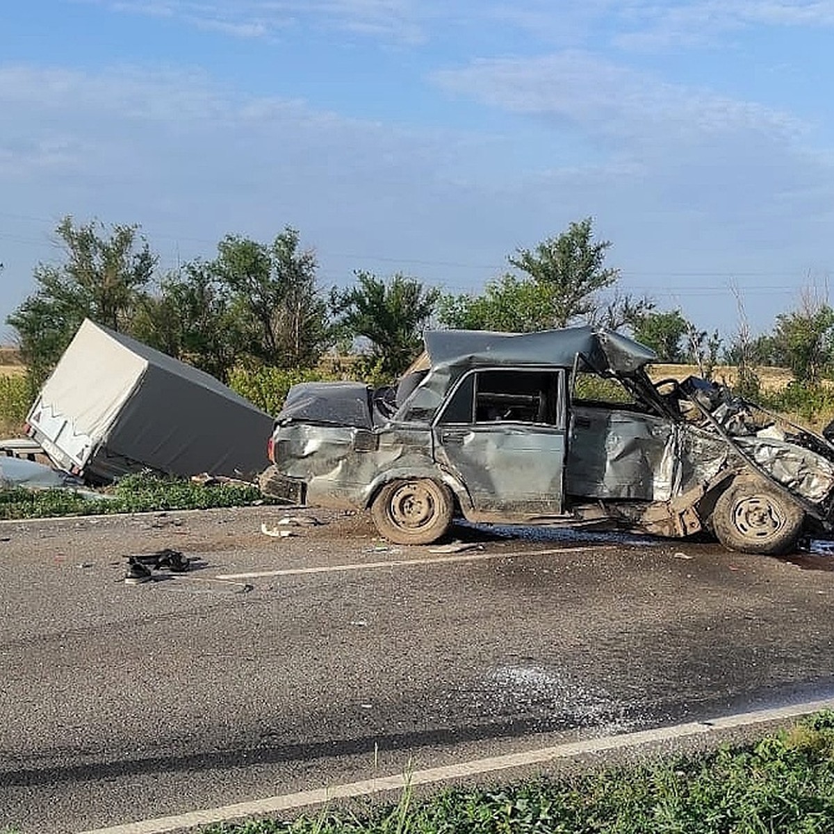 Водитель погиб в лобовом ДТП с двумя ВАЗами в Волгоградской области - KP.RU