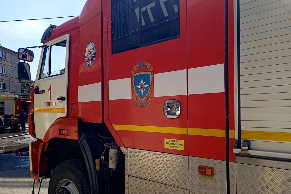Холодильник сгорел в пожаре в десятиэтажном доме на улице Неделина в Липецке