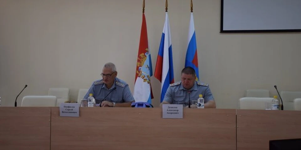 Возглавляет комиссию полковник внутренней службы Сергей Панфилов (на фото слева). Фото: OBOZ.INFO.