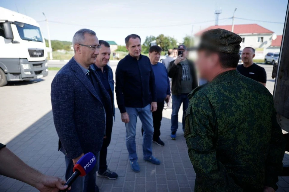 Помощь включает в себя не только запчасти для автомобилей, но и несколько видов лекарств и медикаментов, а также специальные средства и оборудование