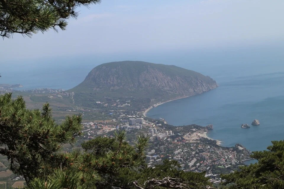ТАСС: Власти Крыма призвали туристов оставаться в гостиницах