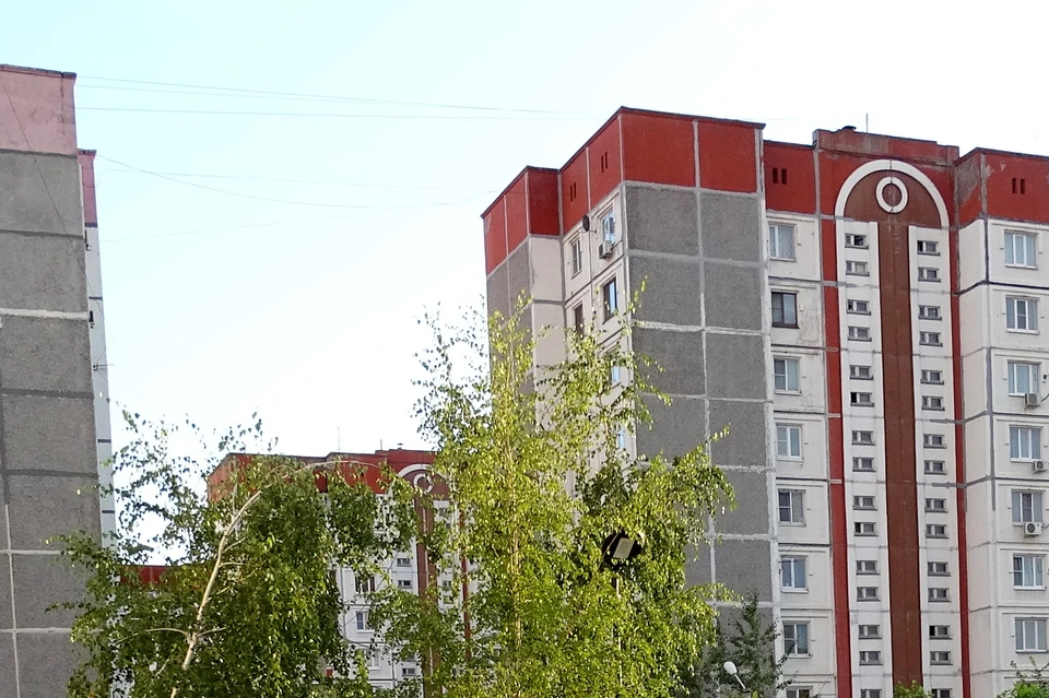 СК проверяет гибель 32-летней женщины, упавшей с высоты на Стаханова в Липецке