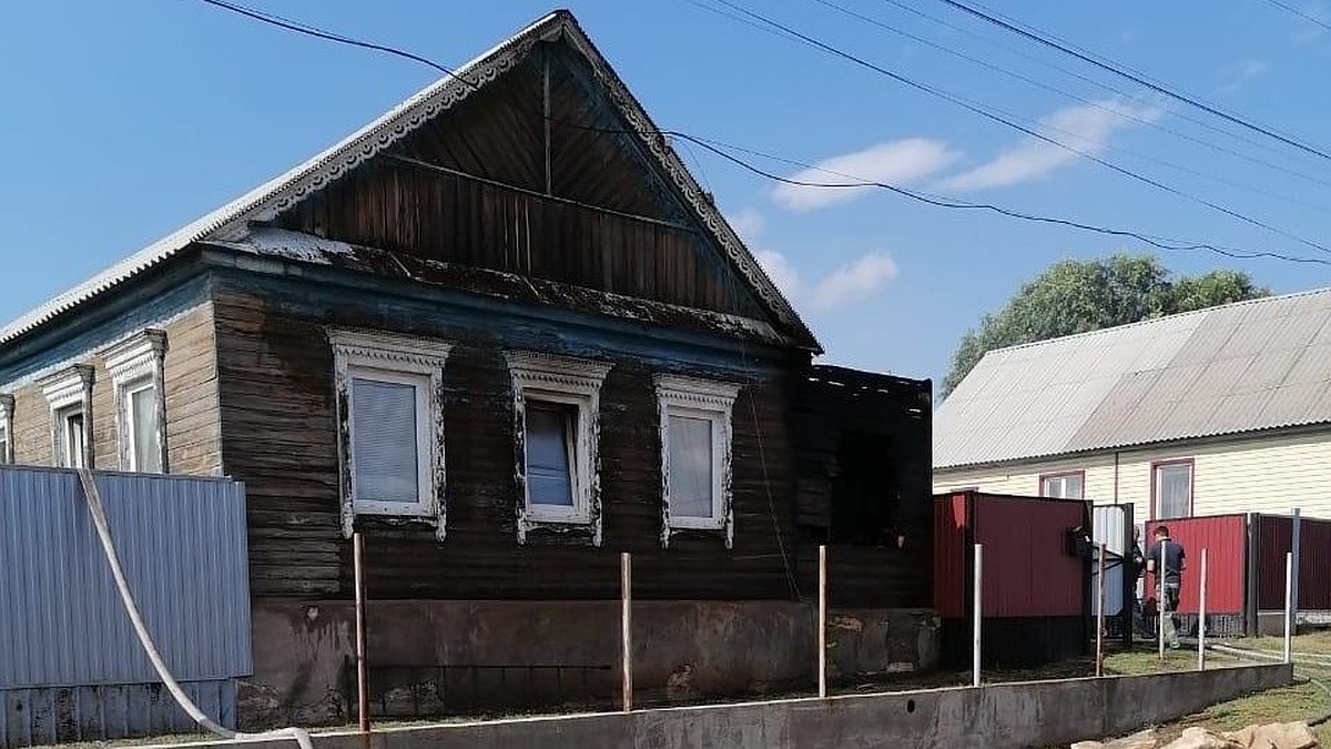 В Татарской Каргале сгорел жилой дом - KP.RU