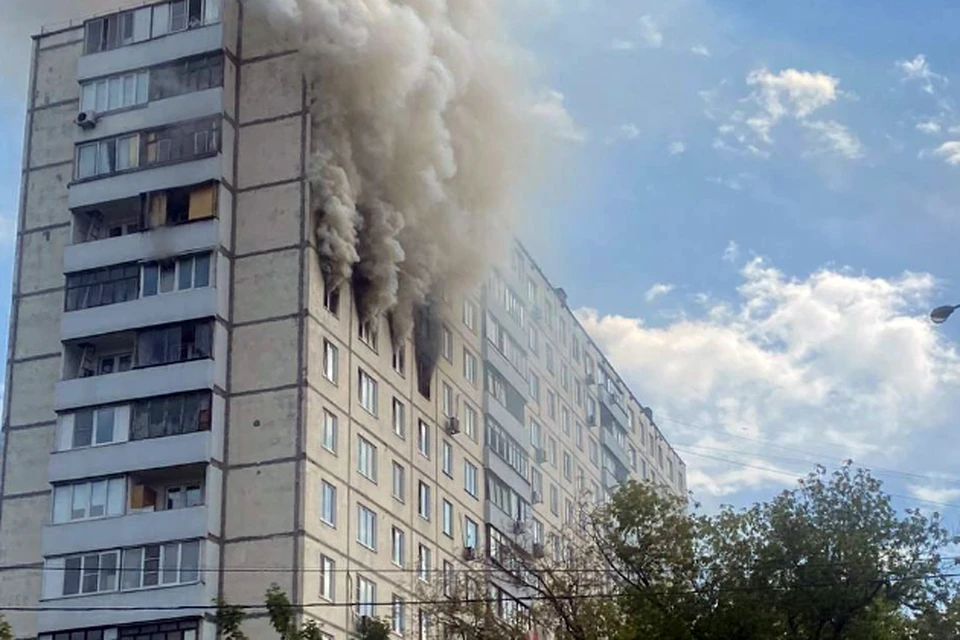 Пламя занялось в квартире на восьмом этаже
