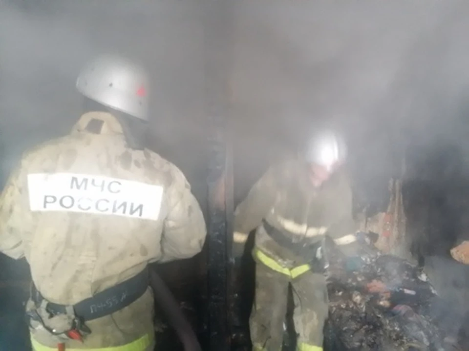 Пожар потушили через 25 минут после вызова.