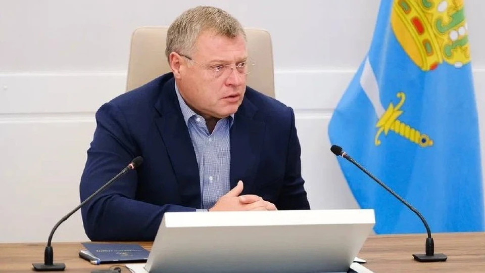 Напомним, что прошедший в Астраханской области дождь со шквалистым ветром срывал крыши домов, повредил опоры ЛЭП и нанёс много другого ущерба.