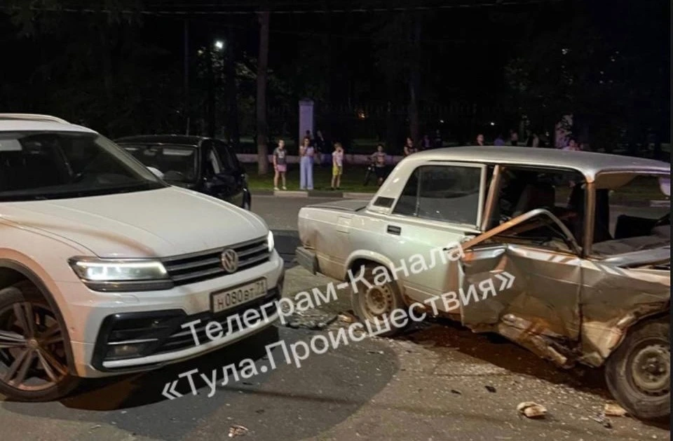 В массовом ДТП на улице Первомайской в Туле пострадала 21-летняя девушка