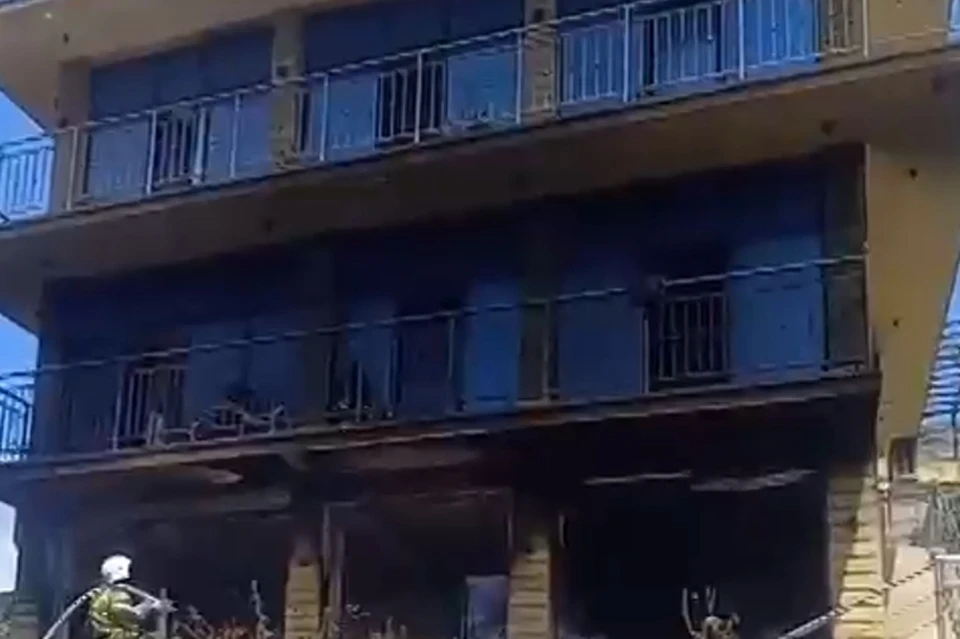 На первом этаже одного из частных домов на улице Солнечногорской в поселке Дагомыс произошел хлопок газовоздушной смеси .