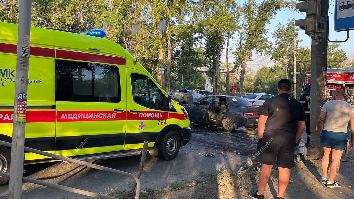 В Ленинском районе Челябинска три человека пострадали в ДТП - KP.RU