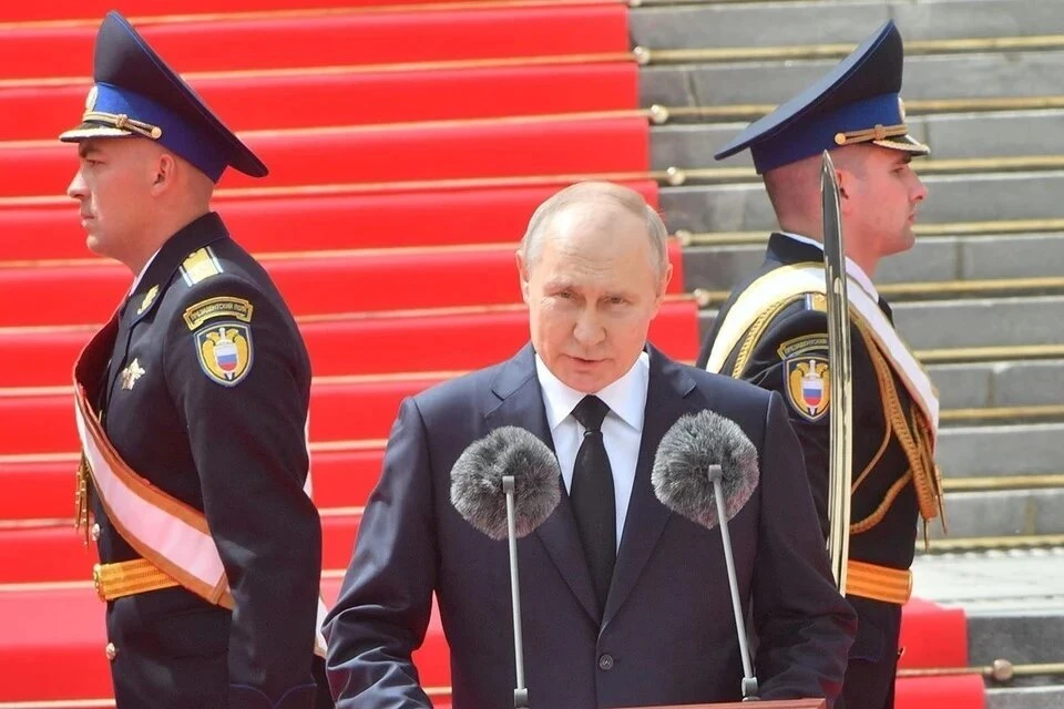 Путин заявил, что не считает своим делом управление войсками России