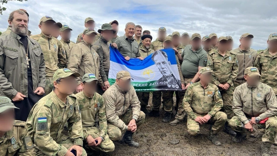 Радий Хабиров наградил более 100 бойцов батальона имени Шаймуратова орденами и медалями