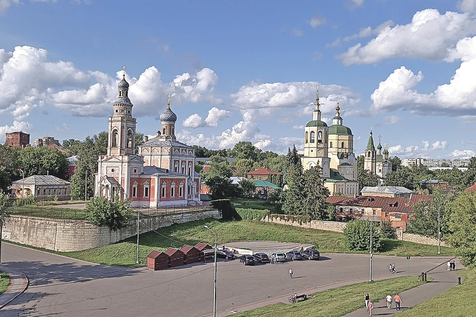 Павлинов в Серпухове начали разводить XVIII века чво Введенском Владычном монастыре.