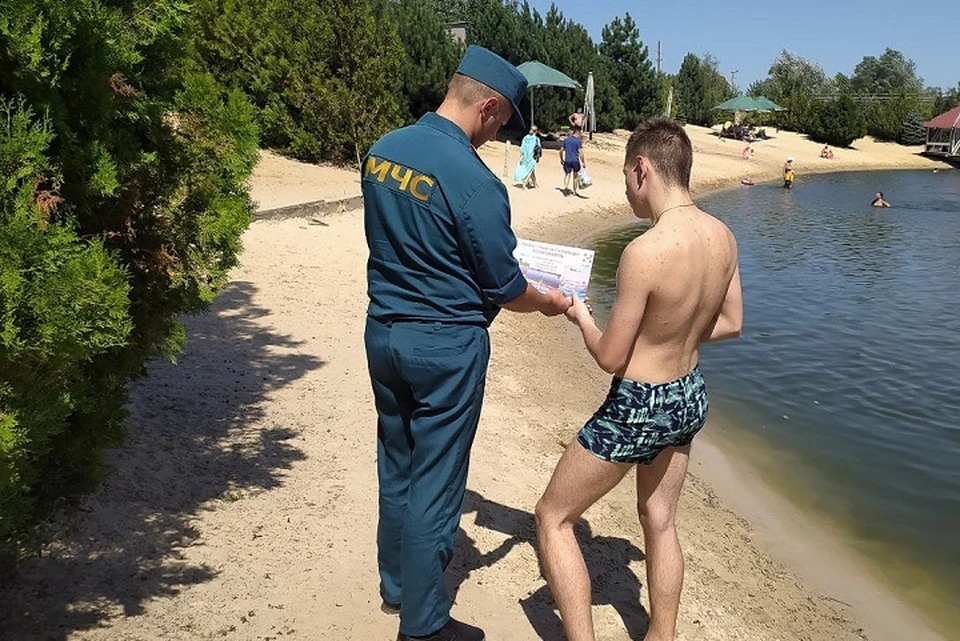 Спасатели МЧС провели профилактику на пляжах ЛНР. Фото - ГУ МЧС России по ЛНР
