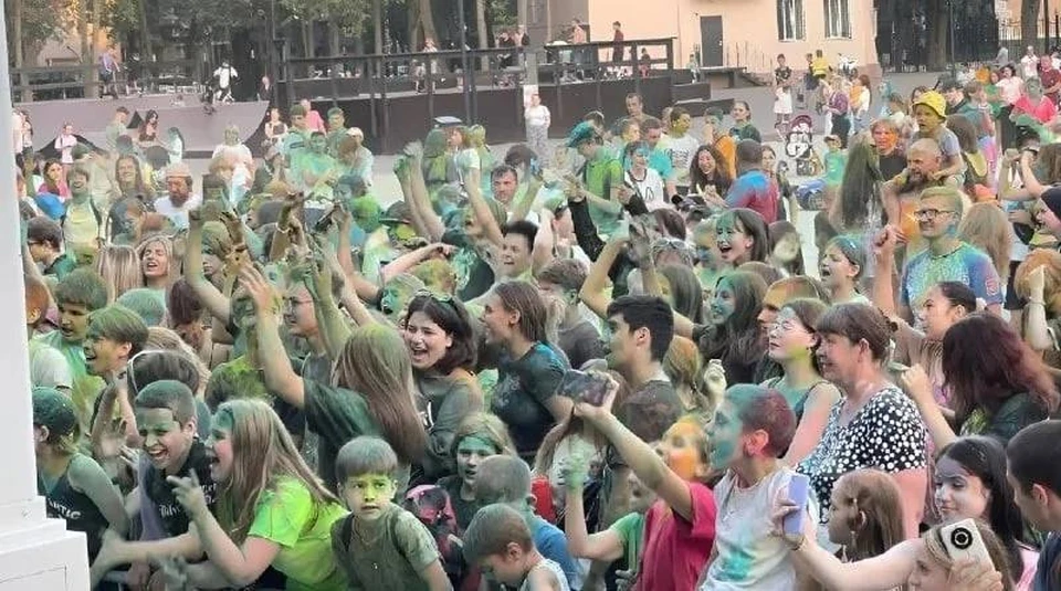 Поучаствовать в фестивале красок в парке "Семья" может любой желающий. Фото телеграм-канал Засвияжского района
