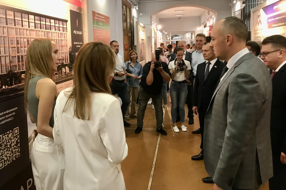 Вице-губернатор Рязанской области Артем Бранов высоко оценил вклад рязанских строителей в развитие региона. Фото: "Мармакс".