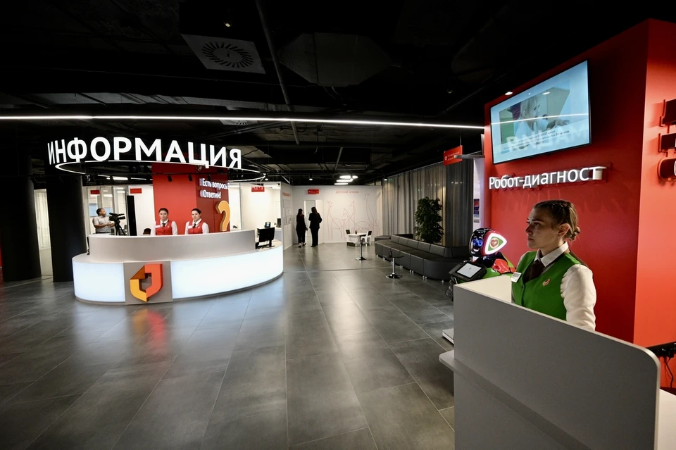 В Екатеринбурге 14 августа открылся самый большой многофункциональный центр «Мои документы», фото: Департамент информационной политики Свердловской области