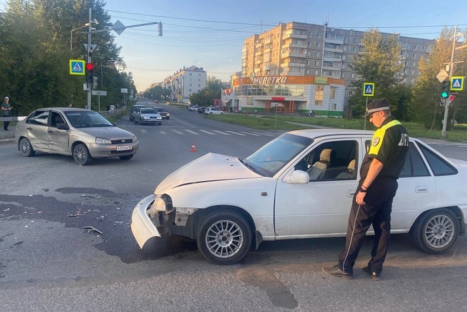 Водитель Lada Kalina не уступил дорогу Daewoo Nexia Фото6 ГИБДД Нижнего Тагила