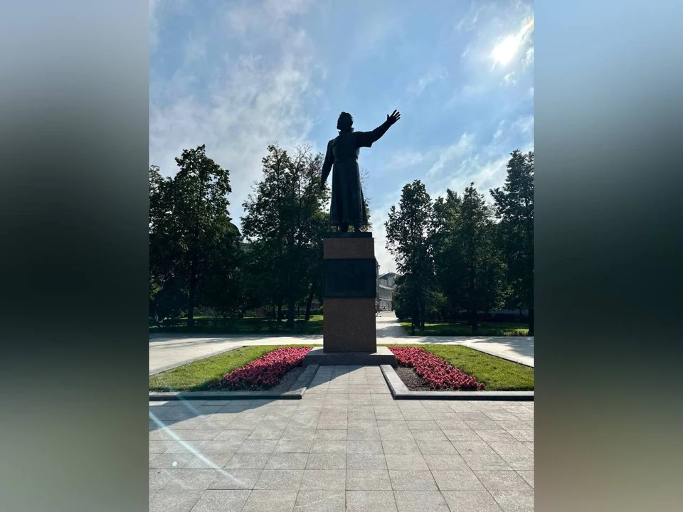 Ремонтные работы у памятника Минину завершились в срок. Фото: телеграм-канал Юрия Шалабаева.