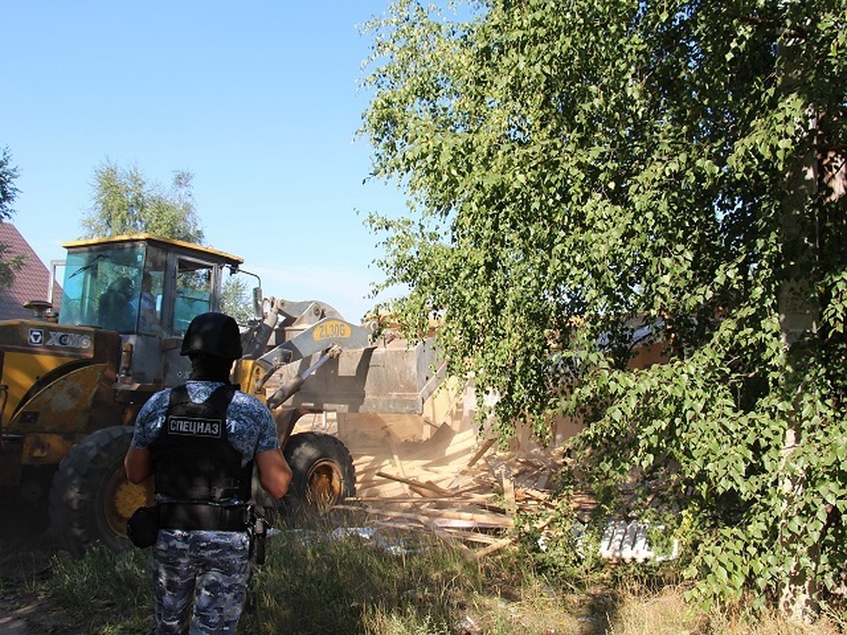 В Перми в микрорайоне Чапаевский снесли 16 домов, признанных самостроями -  KP.RU