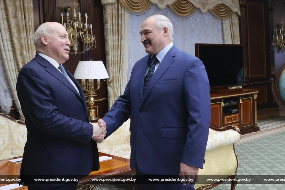 Лукашенко поздравил госсекретаря Союзного государства Мезенцева с днем рождения. Фото: president.gov.by
