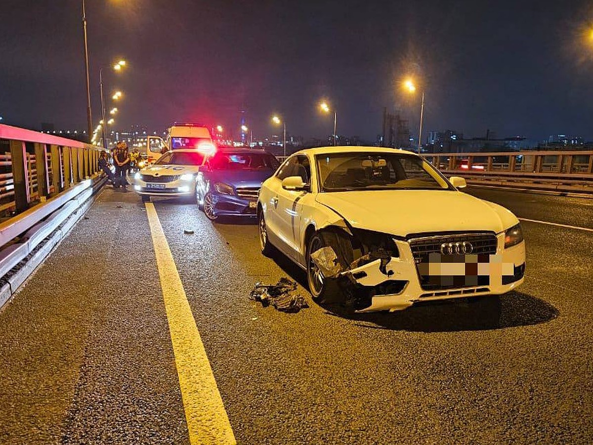 На севере Москвы иномарка сбила мужчину, который вышел из авто из-за  поломки - KP.RU