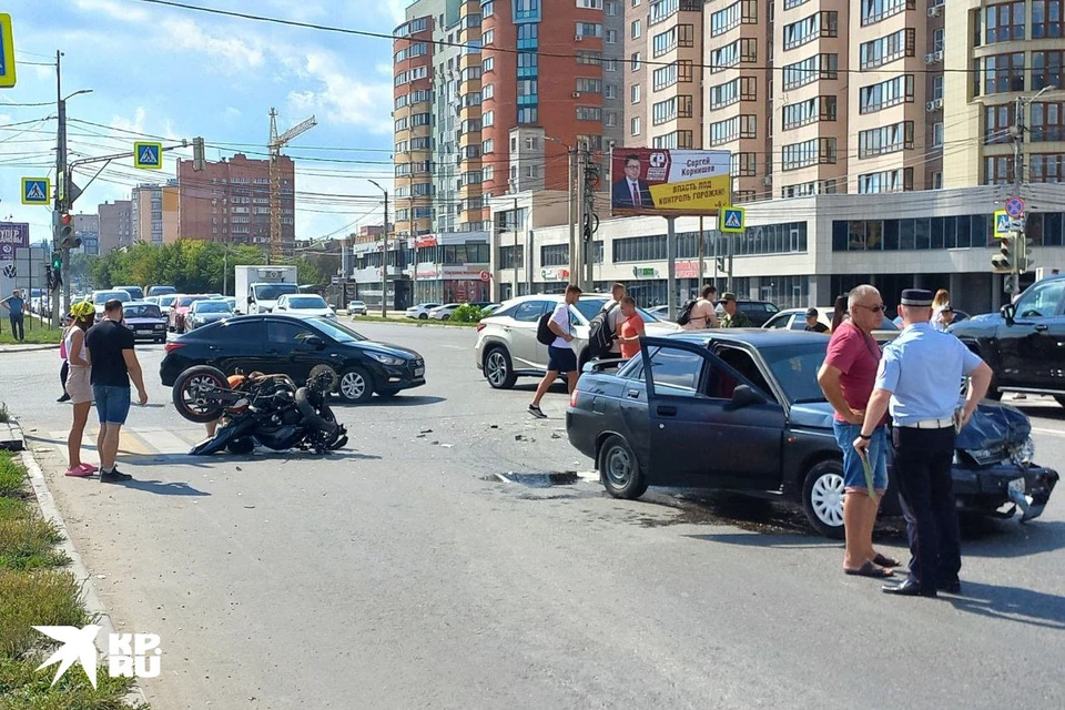 Серьезная авария с мотоциклистом произошла на Солотчинском шоссе в Рязани