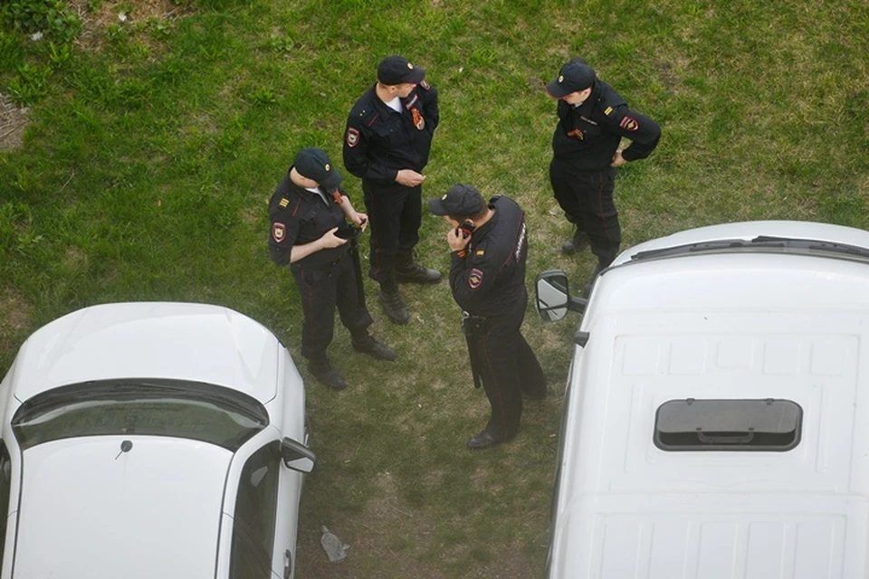 Правоохранители нагрянули в магазин с обыском.