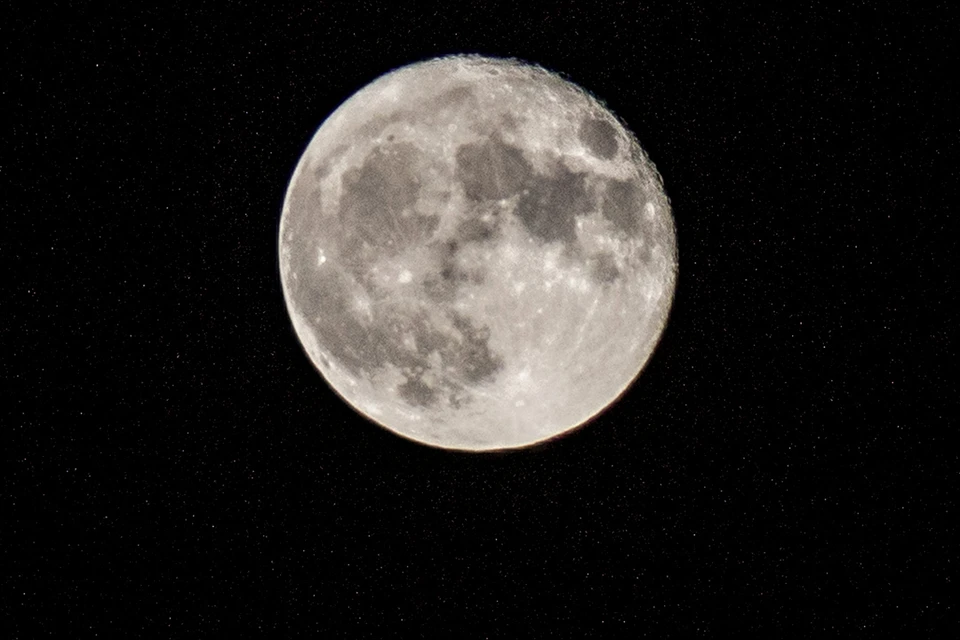 Орбита "Луны-25" не позволяет ей сфотографировать следы пребывания американцев на Луне.