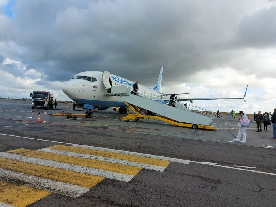 Самолетом волгоград хабаровск. Як-40 Вологодское авиапредприятие. Волгоград с самолета. Волгоград Краснодар самолет. Волгоград с самолета фото.