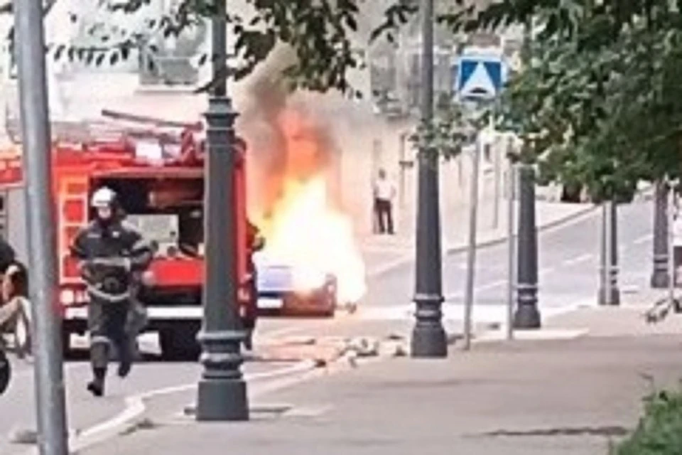 Пожарные приехали довольно быстро, но спасли только «нос»