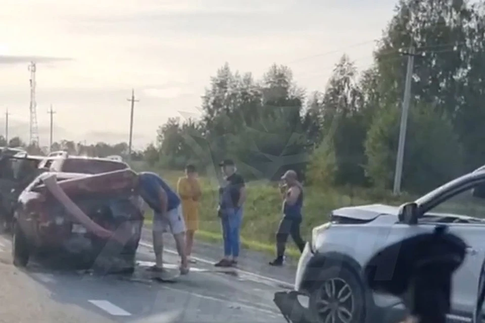 Автомобили столкнулись под Новосибирском. Фото: скриншот из видео "АСТ-54"