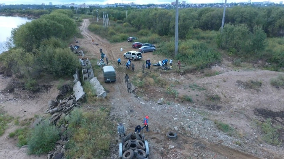 В Сыктывкаре очистили от мусора берег реки Сысолы