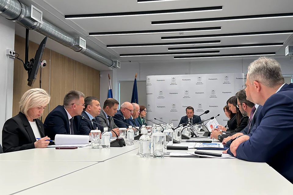 Глава региона сообщил, что Заполярье входит в топ-20 регионов России по масштабу промкомплекса в валовом региональном продукте. Фото: Правительство Мурманской области