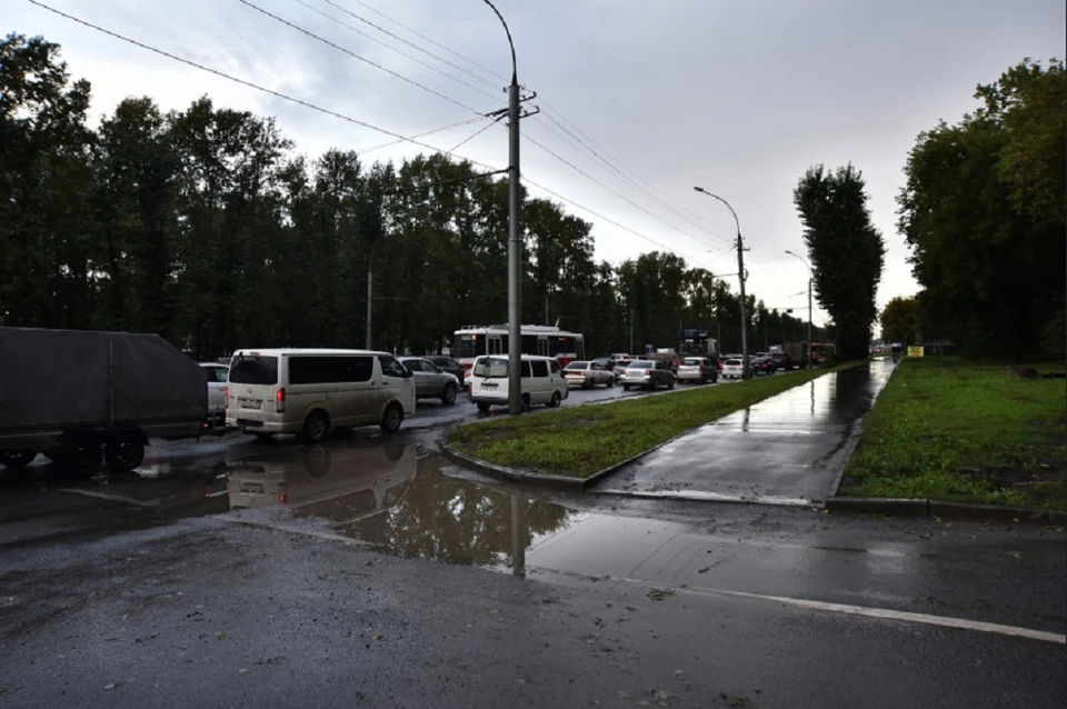 В Новосибирске проблемы ливнёвок на сложных участках решат при поддержке бюджета области. Фото: правительство НСО.