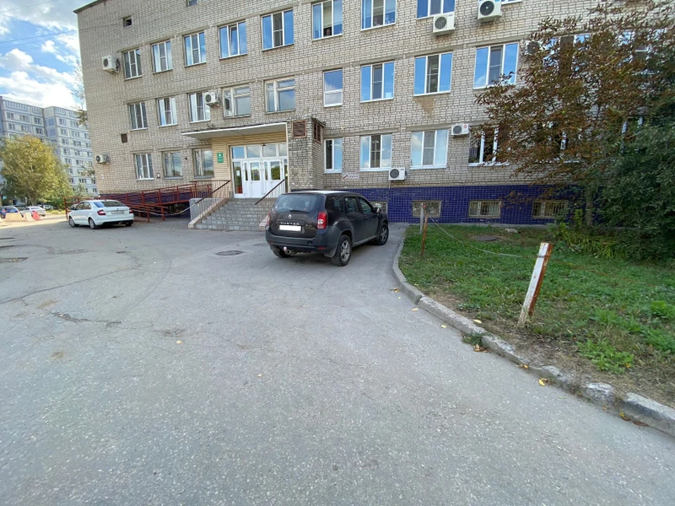 Женщину сбила иномарка у стоматологической поликлиники на улице Октябрьской в Рязани.