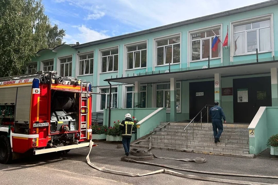 В школе №664 в Красногвардейском районе Петербурга произошел пожар. Фото: прокуратура Петербурга