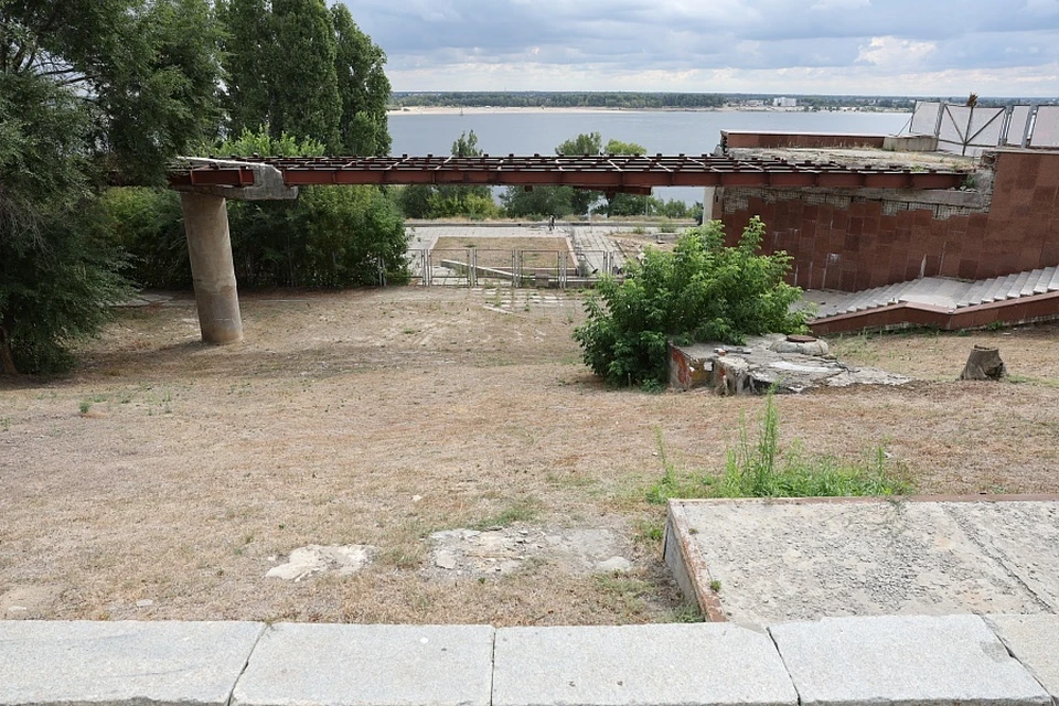 Пока необустроенные участки набережной сделают в едином стиле. Фото: АВО