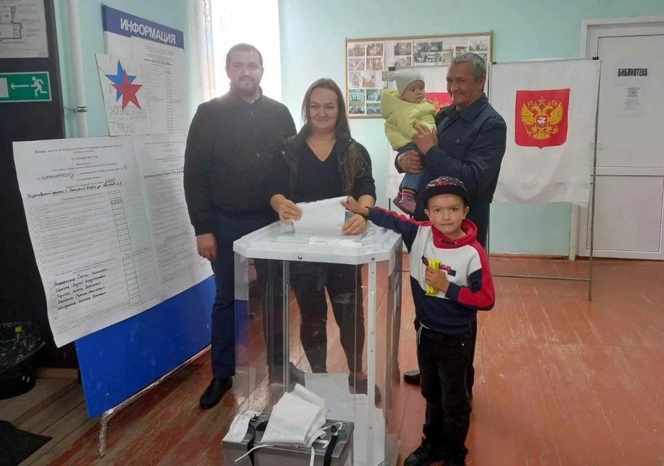 Ульяновцы продолжают отдавать свои голоса на избирательных участках. ФОТО: избирком УО